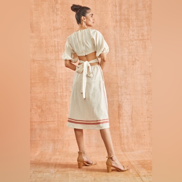 Arcade collection midi dress 🤎 - Picture 2 of 7